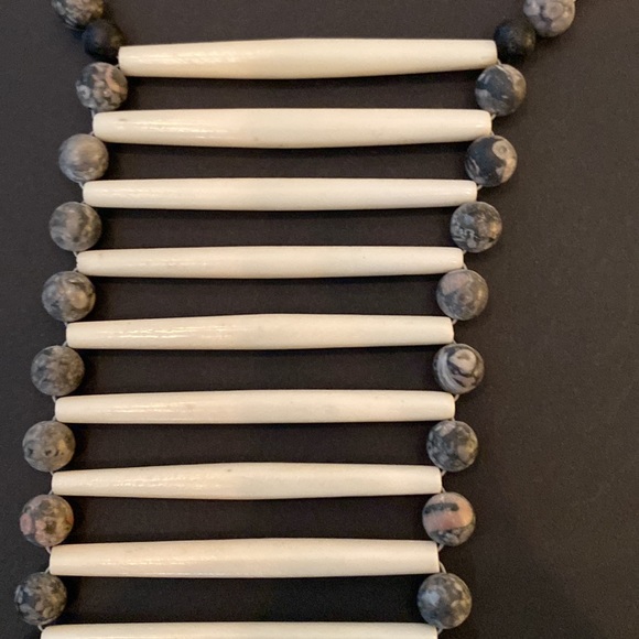 Tribal necklace hand made. Black with ivory colored beads of different shapes - Picture 5 of 6